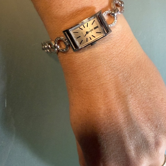 Omega Genève Tank Watch. White gold case. Collectors vintage piece from 1960’s. - Picture 6 of 9